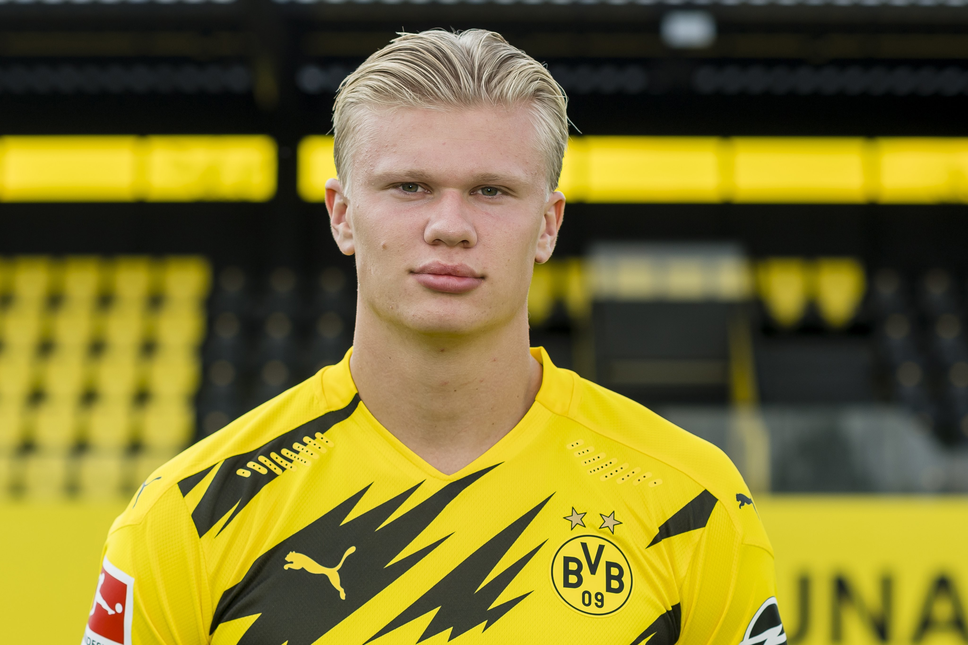 比肩传奇，姆巴佩成皇马队史第四位欧冠上演大四喜的球员（姆巴佩追平传奇：成皇马欧冠单场大四喜第4人）