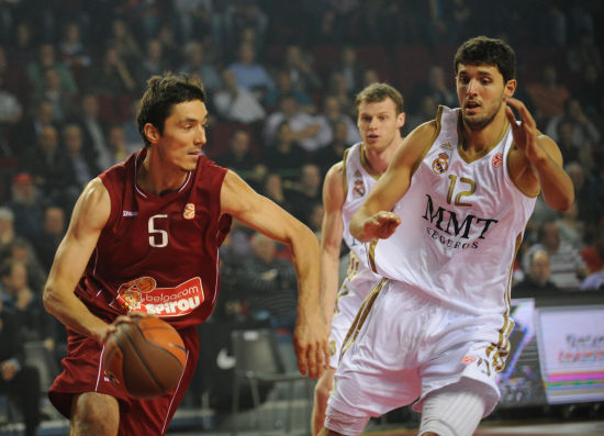 那不勒斯再遭打击！拉赫马尼、霍伊伦本轮联赛双双受伤离场（那不勒斯雪上加霜：拉赫马尼与霍伊伦本轮联赛接连伤退）