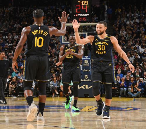 NBA球队战术解析：勇士防守新打法,（勇士防守革新解析：NBA战术新思路）