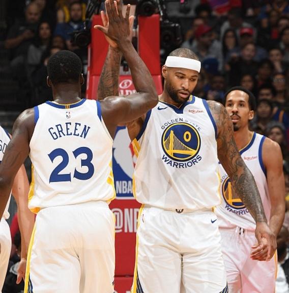 迈阿密夺冠之夜，梅西好兄弟被冷落：决赛无缘出场！赛后委屈落泪（迈阿密加冕之夜，梅西挚友无缘登场：决赛遭冷落，赛后黯然落泪）