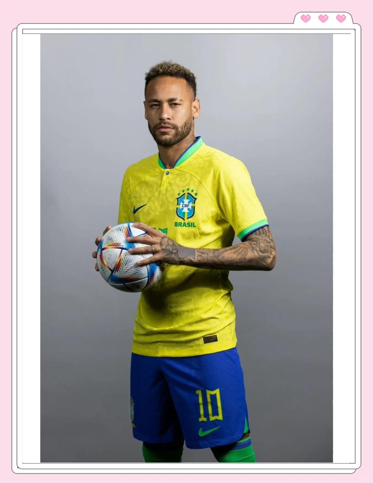 曼联后防频现漏洞遭球迷质疑（曼联防线屡现破绽，惹球迷不满）