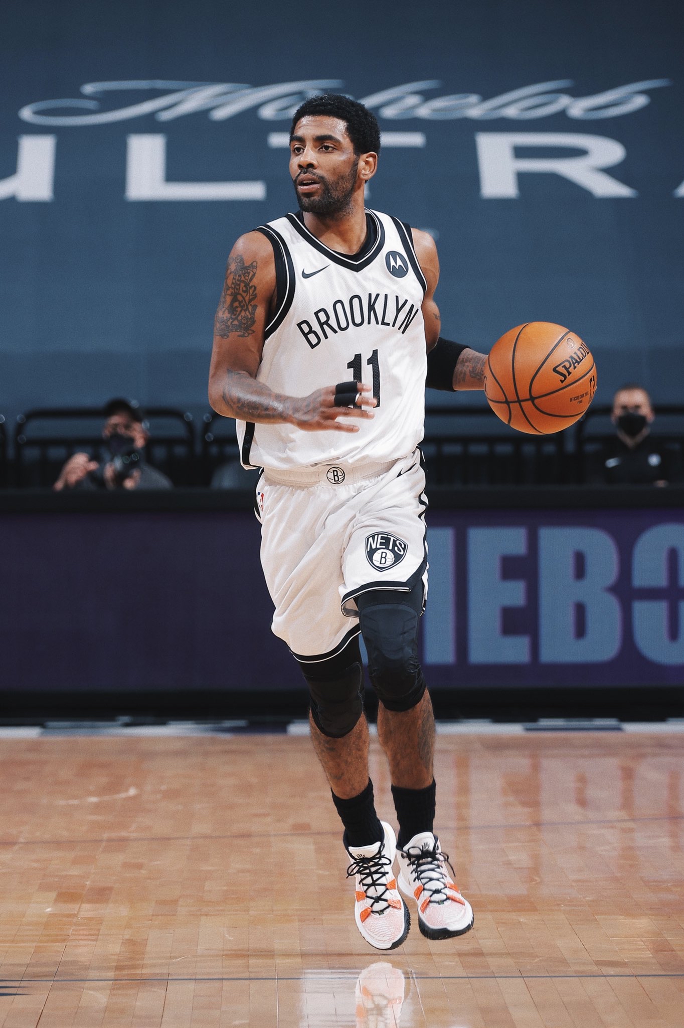 状态火热！库兹马17中13轰赛季新高31分（库兹马手感爆棚：17投13中砍下赛季最高31分）