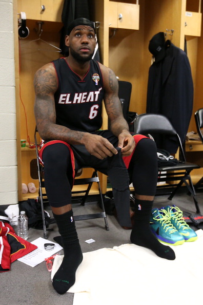 NBA今夏签约的球员包括哈登、比尔、特纳等今日起可被交易（NBA今夏签约的哈登、比尔、特纳等球员自今日起可被交易）