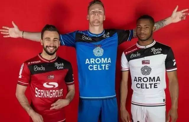 德天空：除拜仁外所有德甲俱乐部均有意波鸿19岁中场伦茨（德天空：拜仁成例外，其余德甲球队均有意波鸿19岁中场伦茨）