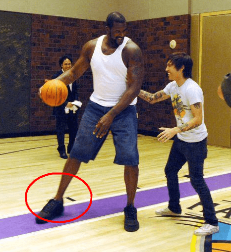 布伦森成本赛季首位单场砍40分+5助攻并且0失误的球员（布伦森创本赛季先例：单场40分、5助攻且零失误）