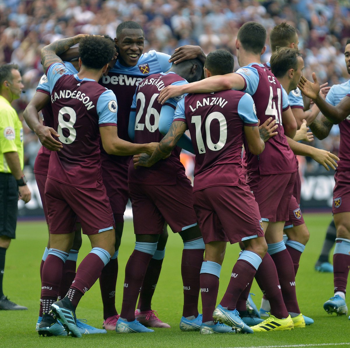 阿利松妻子晒术后照，阿利松此前因个人事务返回巴西（阿利松因私返巴西，妻子分享术后照片）