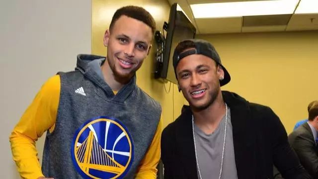 绝对压制！曼城主场8杀樱桃军 数据示纪录延续（主场无解！曼城对樱桃军豪取八连胜，纪录延续）